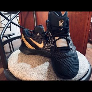 Nike Kyrie Flytrap 2